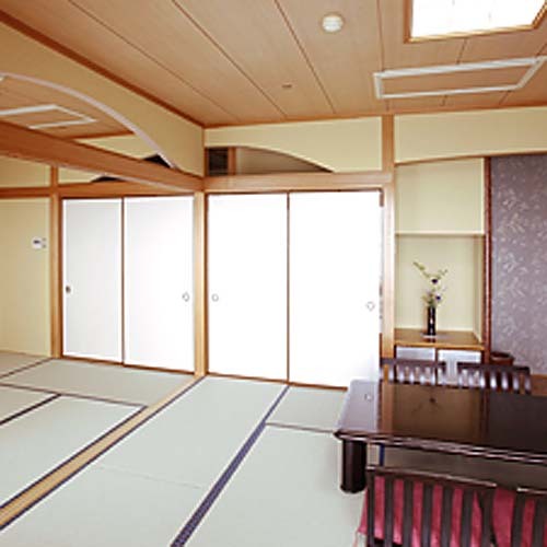 (Two Japanese-style rooms) 10 tatami mats + 6 tatami mats (with bath and toilet)