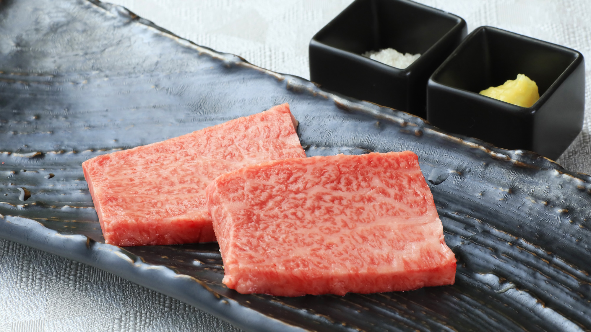 人気部位から希少部位までお愉しみ頂ける焼肉ディナーコース　※一例