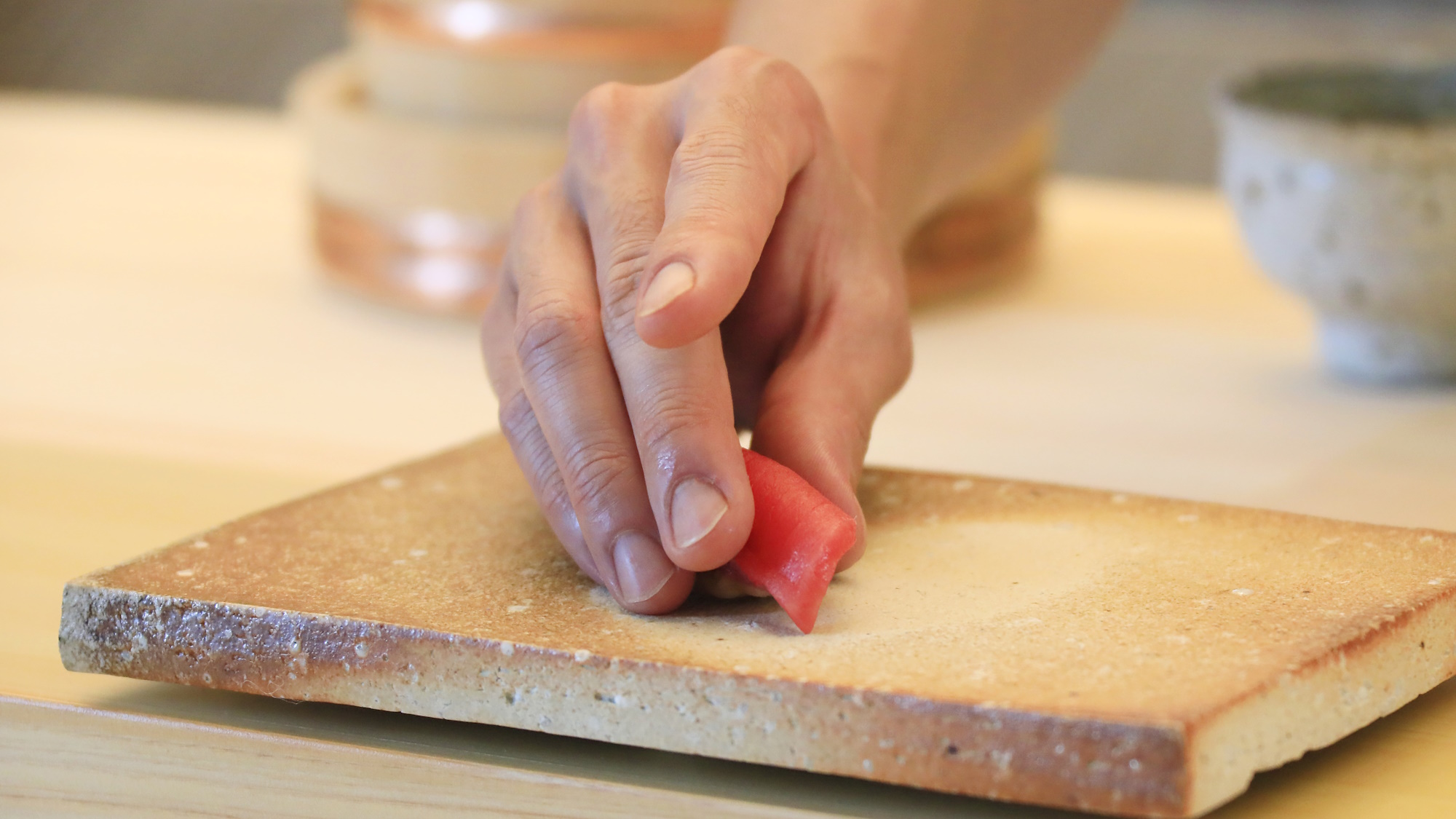 江戸前の伝統と『くずし鮨』のおまかせコースをお愉しみに　※一例