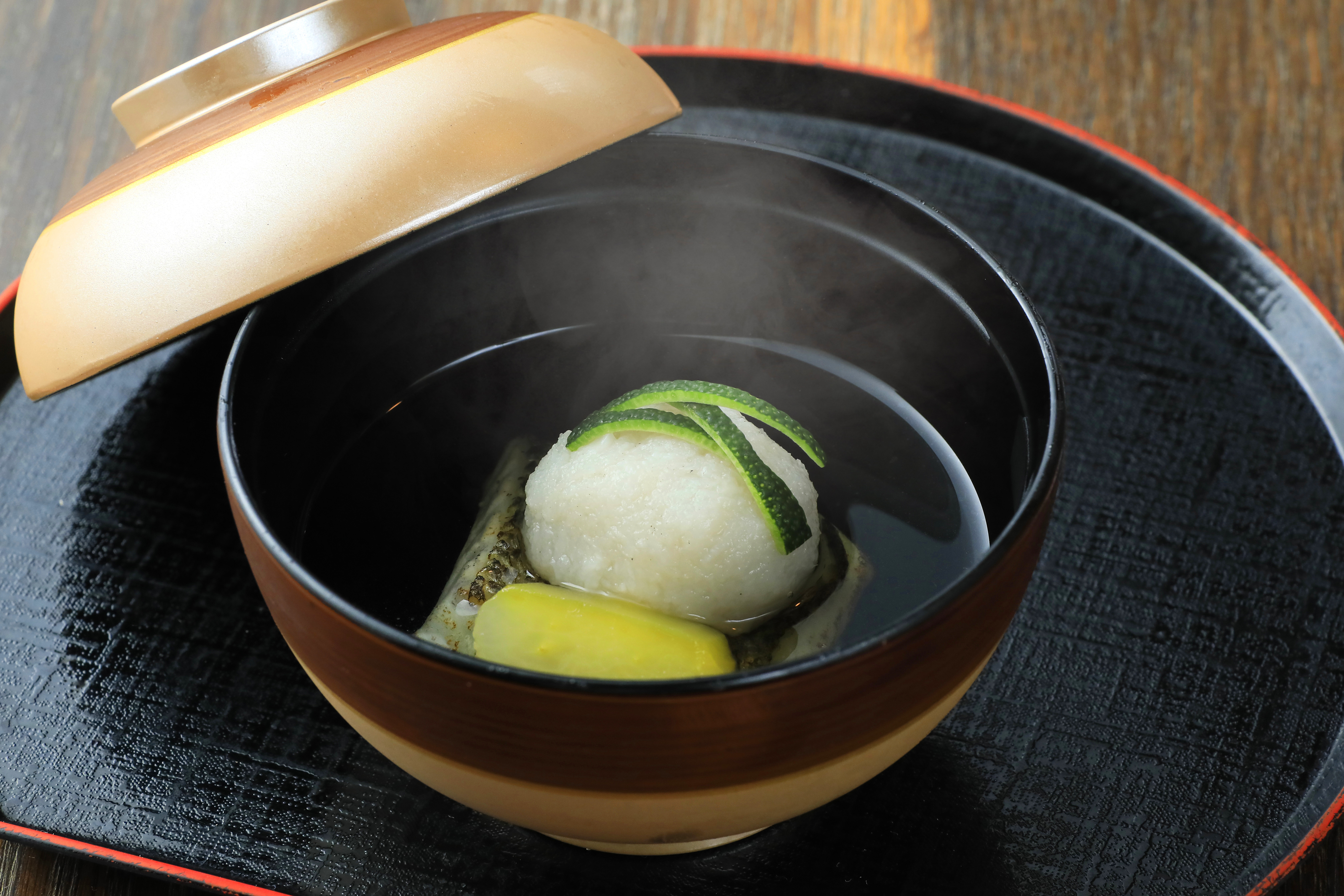 旬の味覚を匠の技巧でご提供させて頂く和会席　※一例