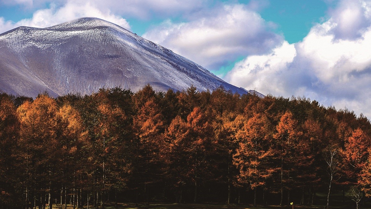 浅間山を一望のマウンテンビュー　※写真は秋