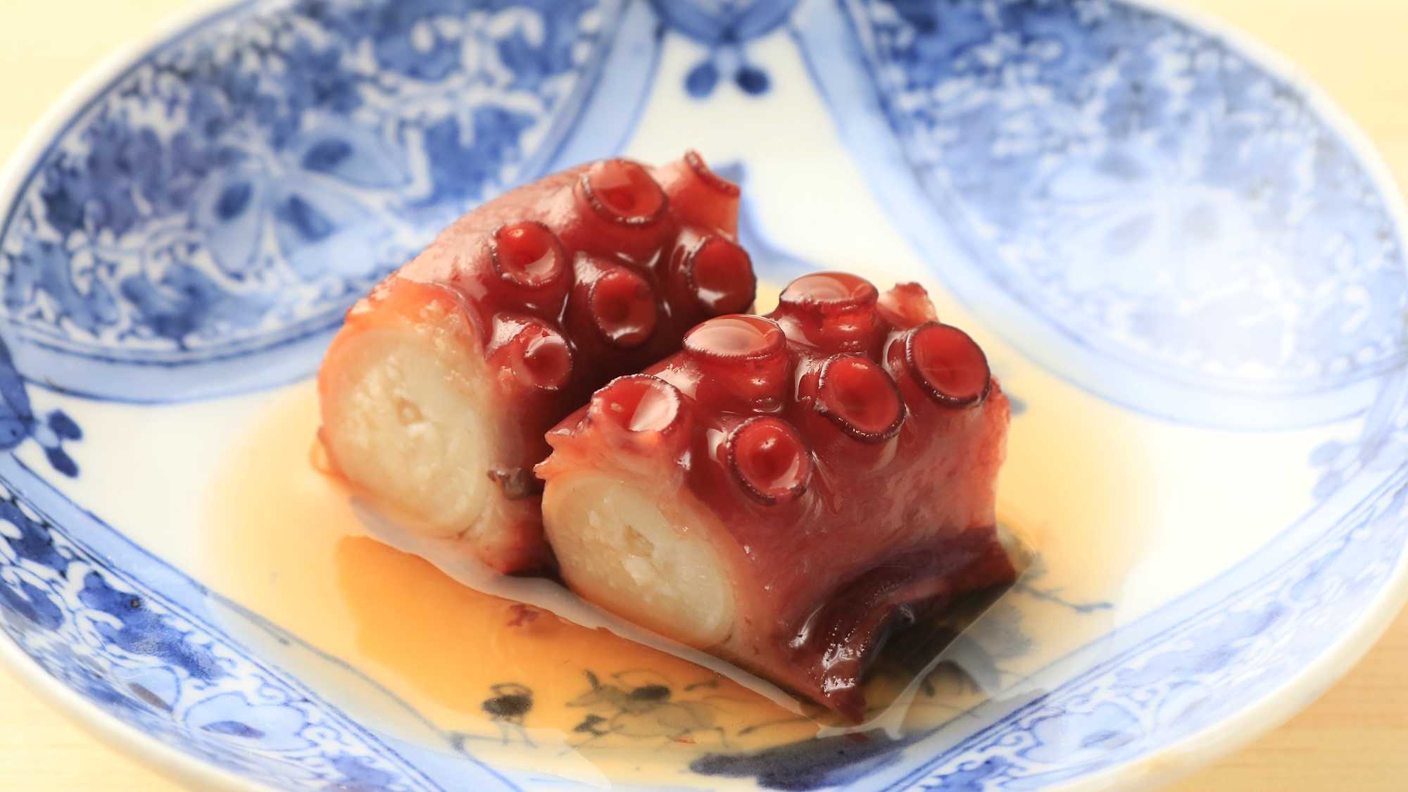 鮨おにかいの鮨ディナーは旬魚の鮨と小鉢をご提供させて頂いております　※一例