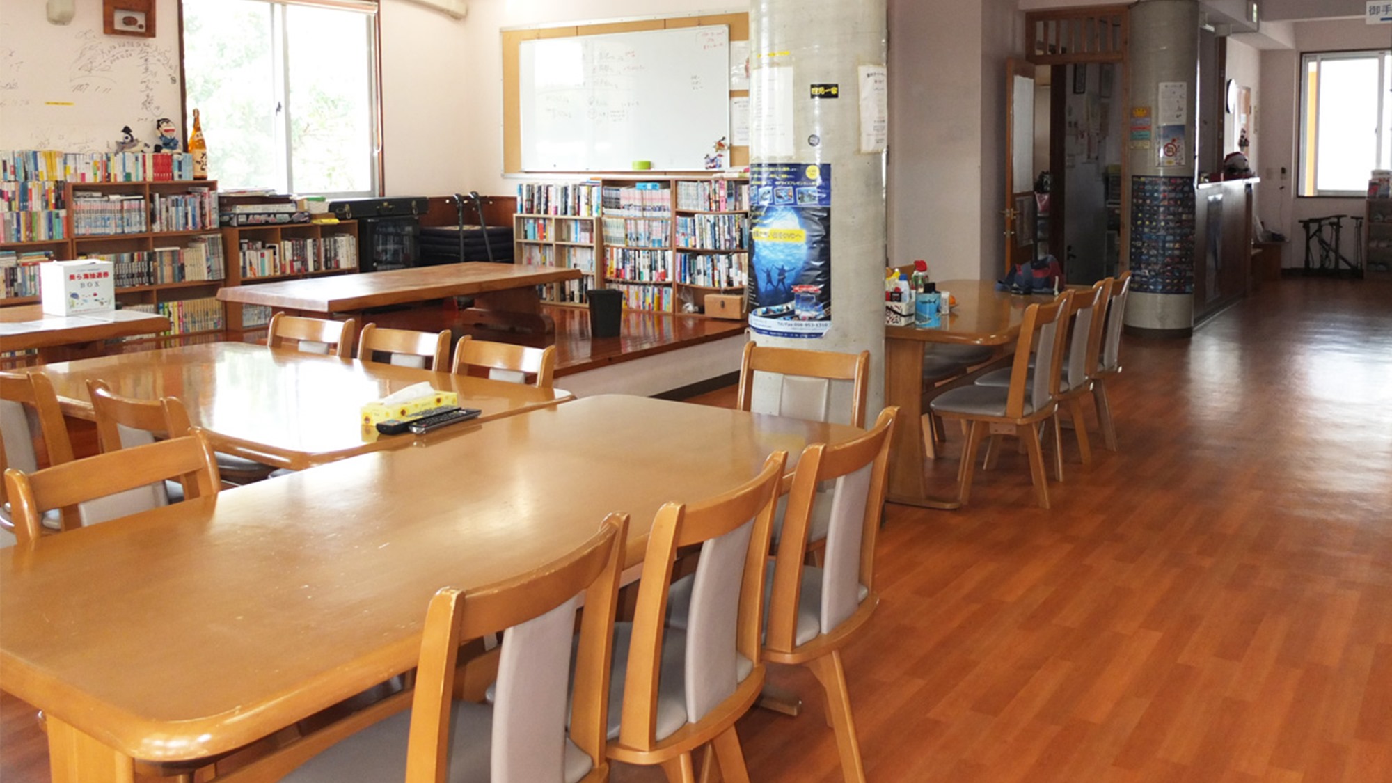 *共有リビング／大型テレビ・DVDデッキ・iPodもご利用いただけます！