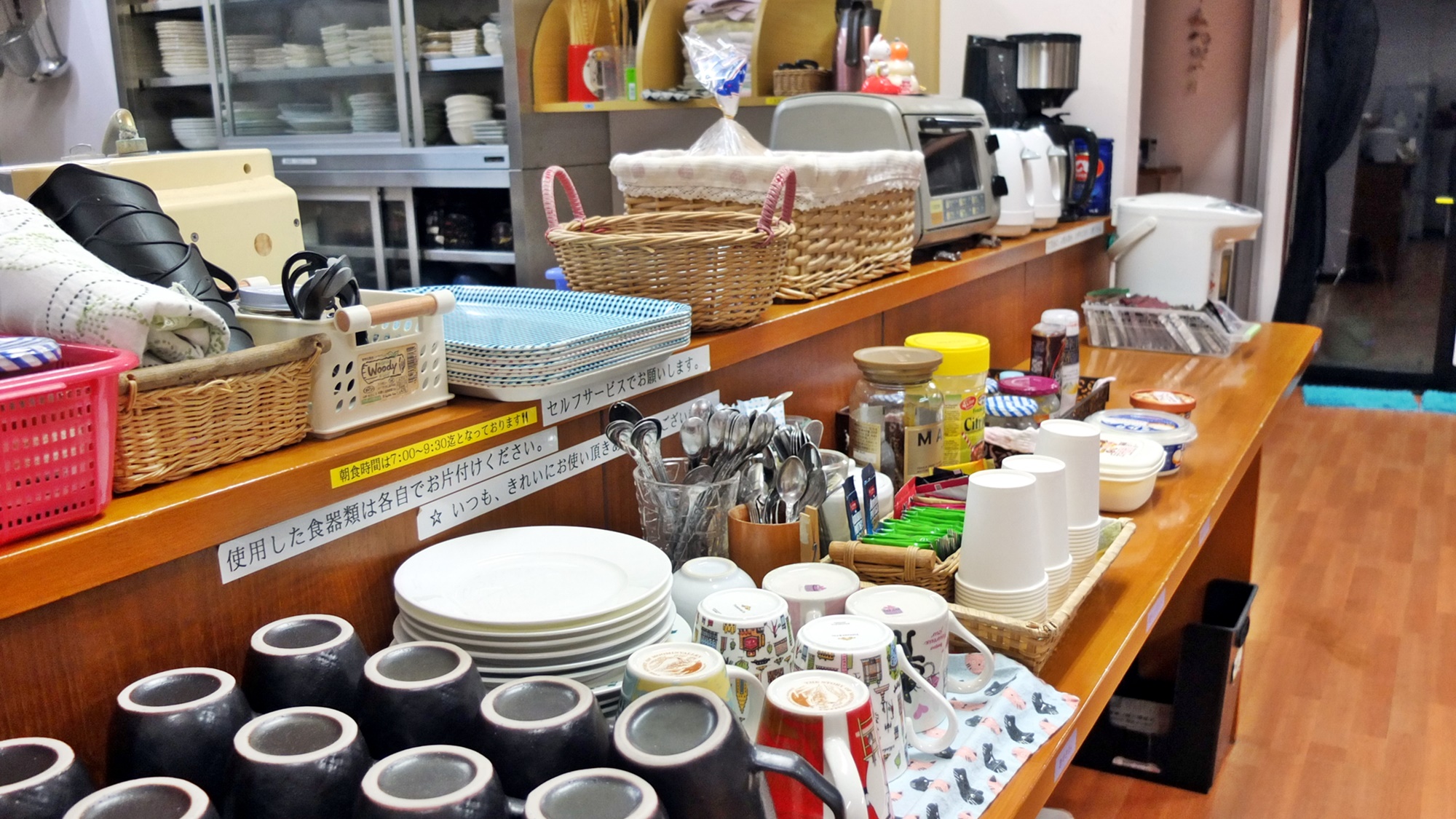 *ドリンクフリーコーナー／お茶類、コーヒー、スープなどご用意しております。