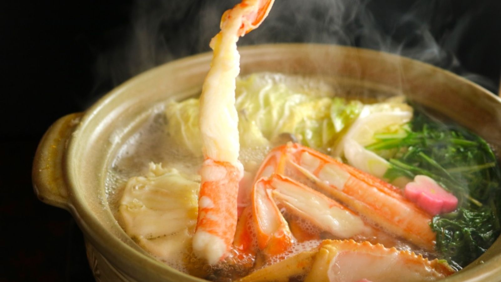 旨味たっぷり鍋に蟹の身をしゃぶしゃぶ&hellip;満足度の高いカニ鍋おすすめです