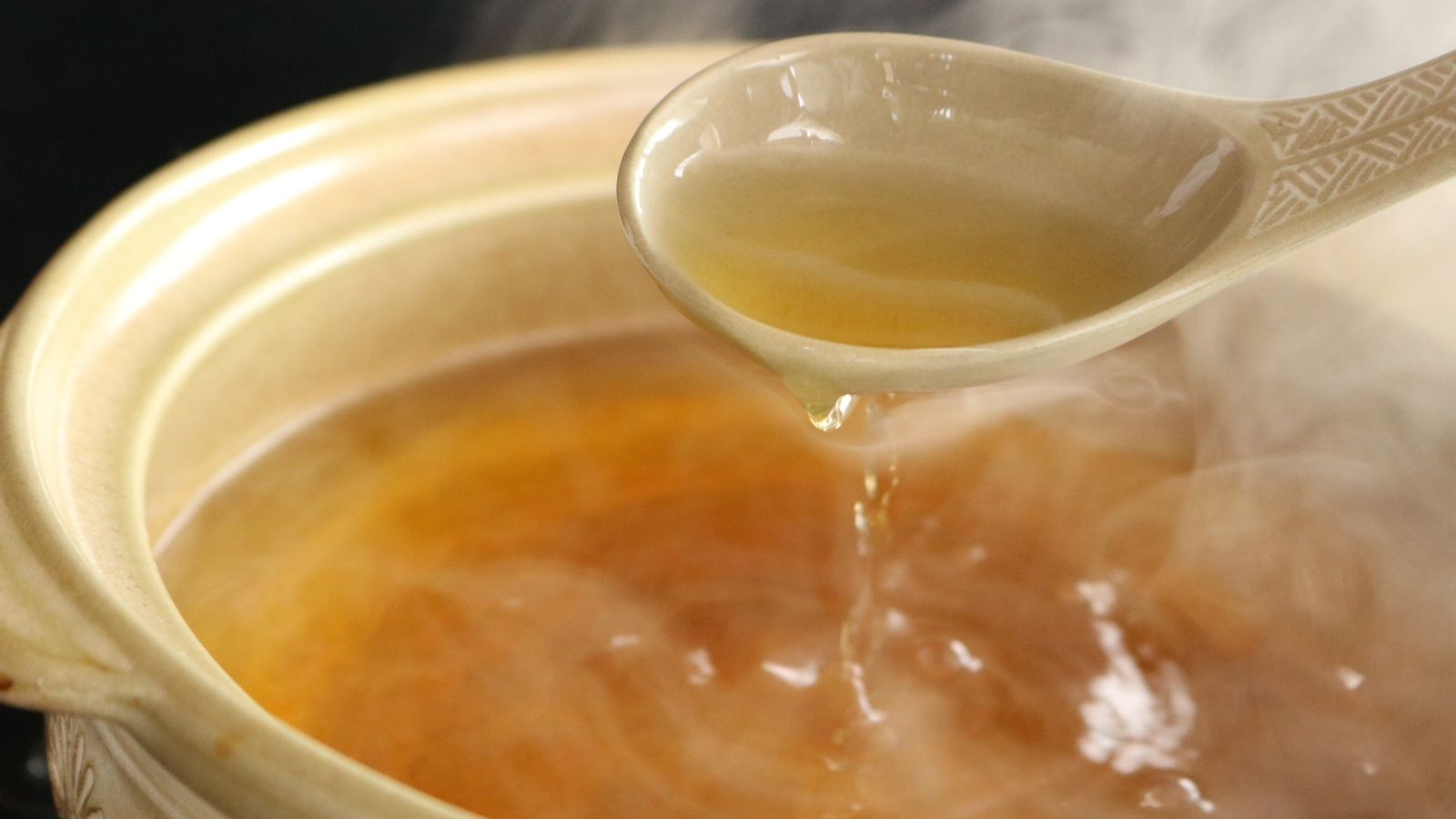 蟹の深い旨味が染み出す&mdash;心温まる絶品の出汁