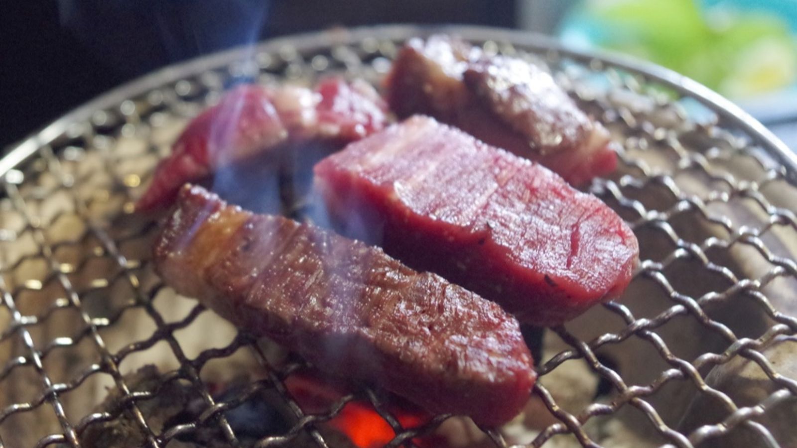 【厳選国産牛】20年以上惚れ込んだ料理人厳選の国産牛。炭火で食べれる数少ない宿です。