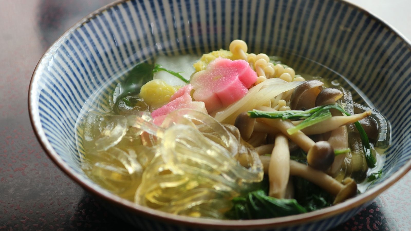 蟹の出汁が引き立てる新鮮野菜&mdash;海の恵みと自然の味わいが織りなす贅沢な鍋