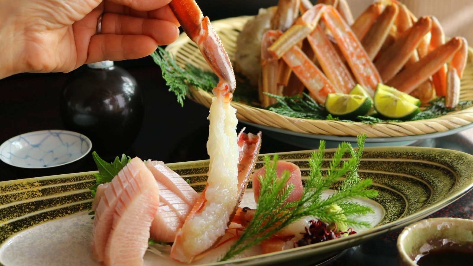 間人蟹の極上刺身&mdash;新鮮な身と蟹の旨味が口いっぱいに広がる