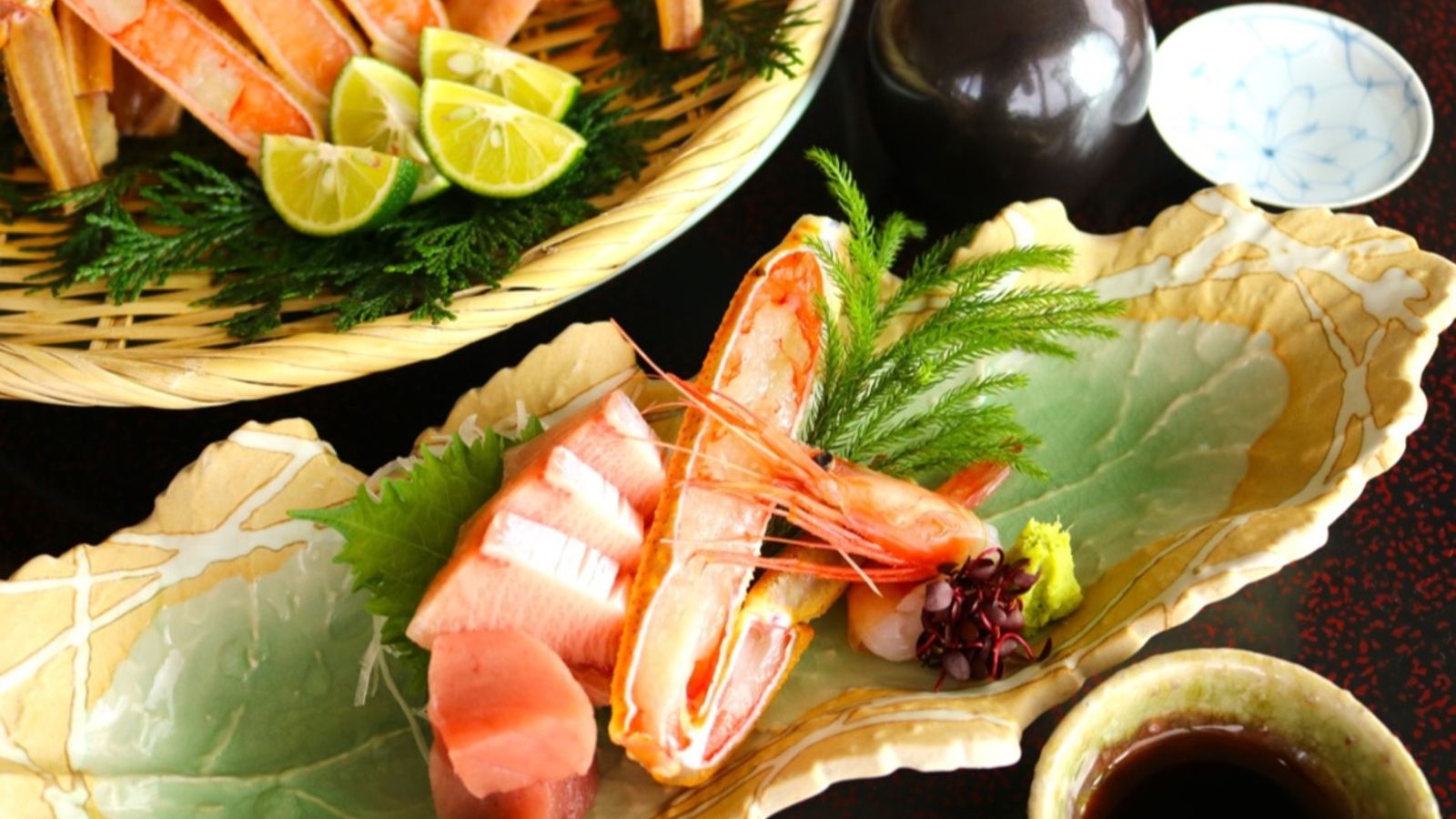 【板長特選ズワイガニの刺身】瞬間冷凍することで甘みは活ガニよりも強いことが特徴です