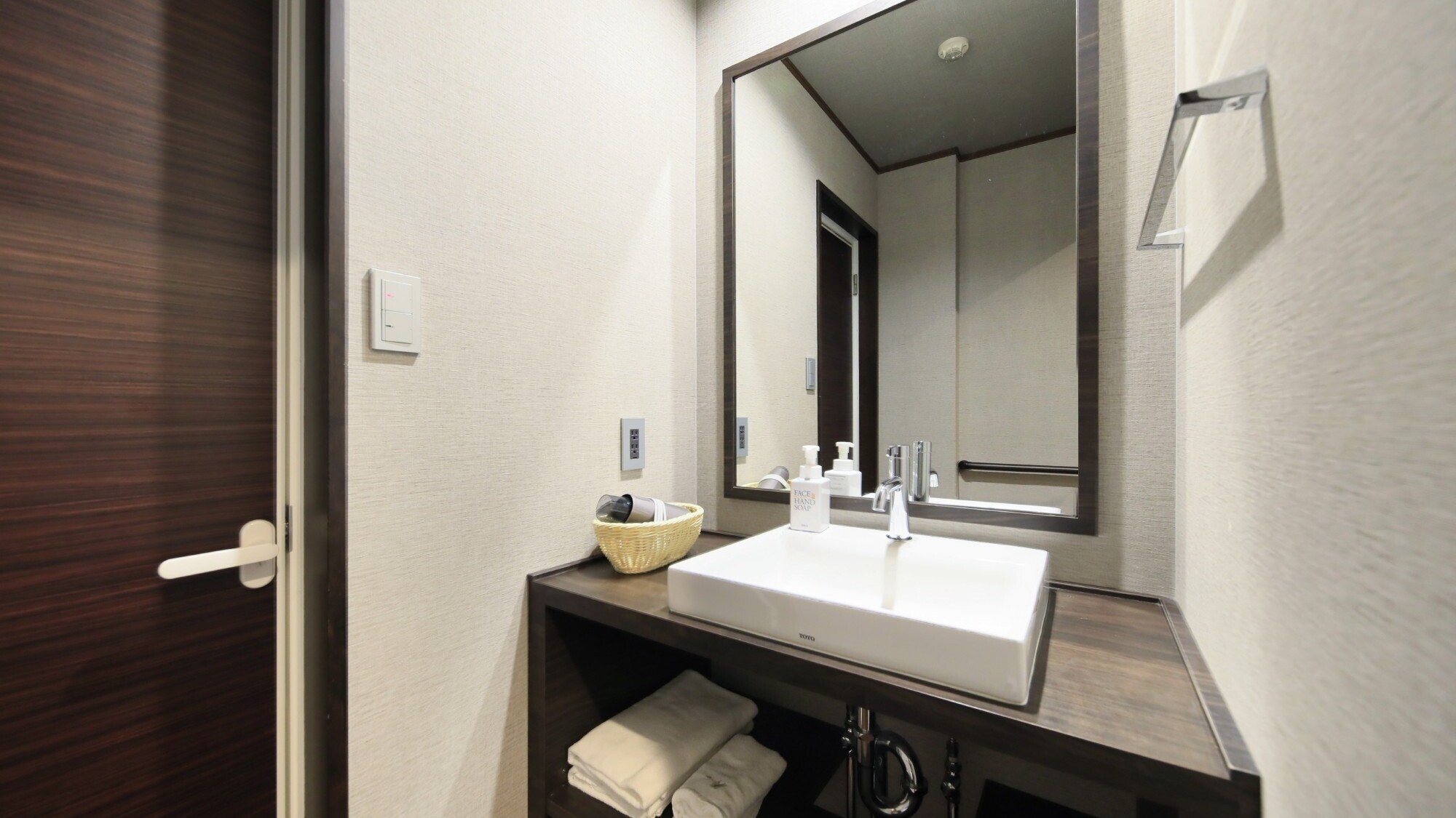 海側洋室プレミアムルーム　洗面化粧台