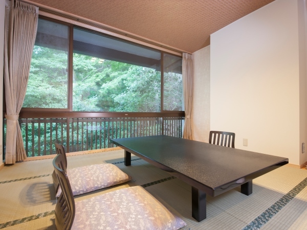 [Mountain side Japanese-style room 8 tatami mats or 10 tatami mats]