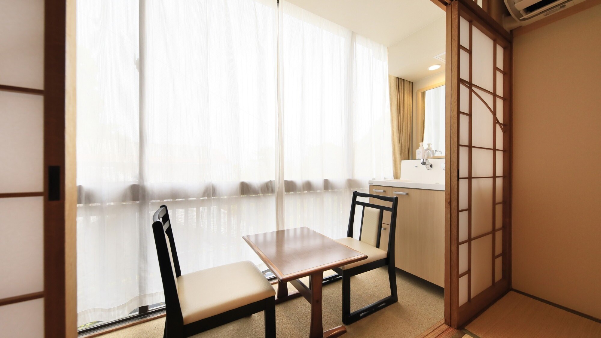 山側10畳　広緑