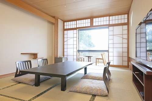 Japanese-style room 12 tatami mats, a popular room for families and groups