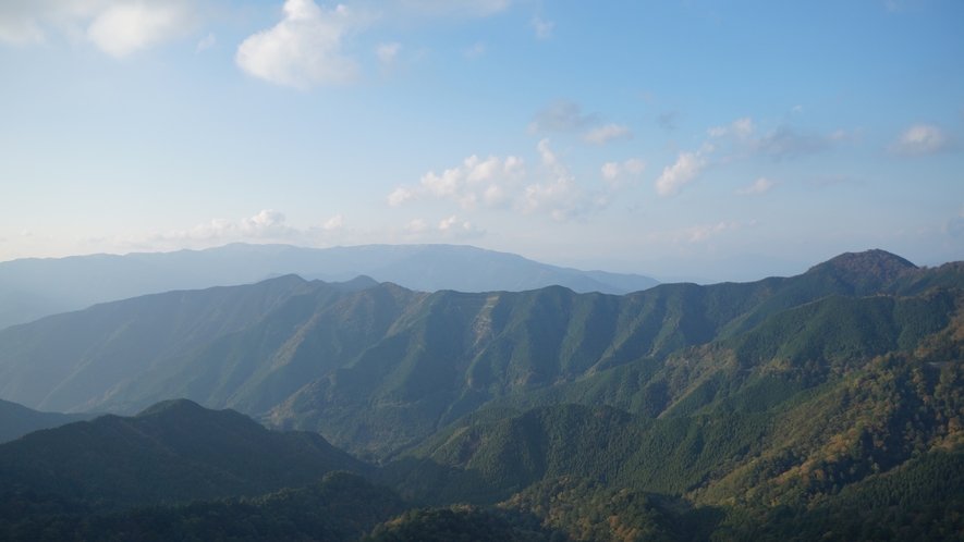 *天狗荘周辺は目を奪われんばかりの風景が広がります。思わず深呼吸・・訪れた充実感に満ち溢れます。