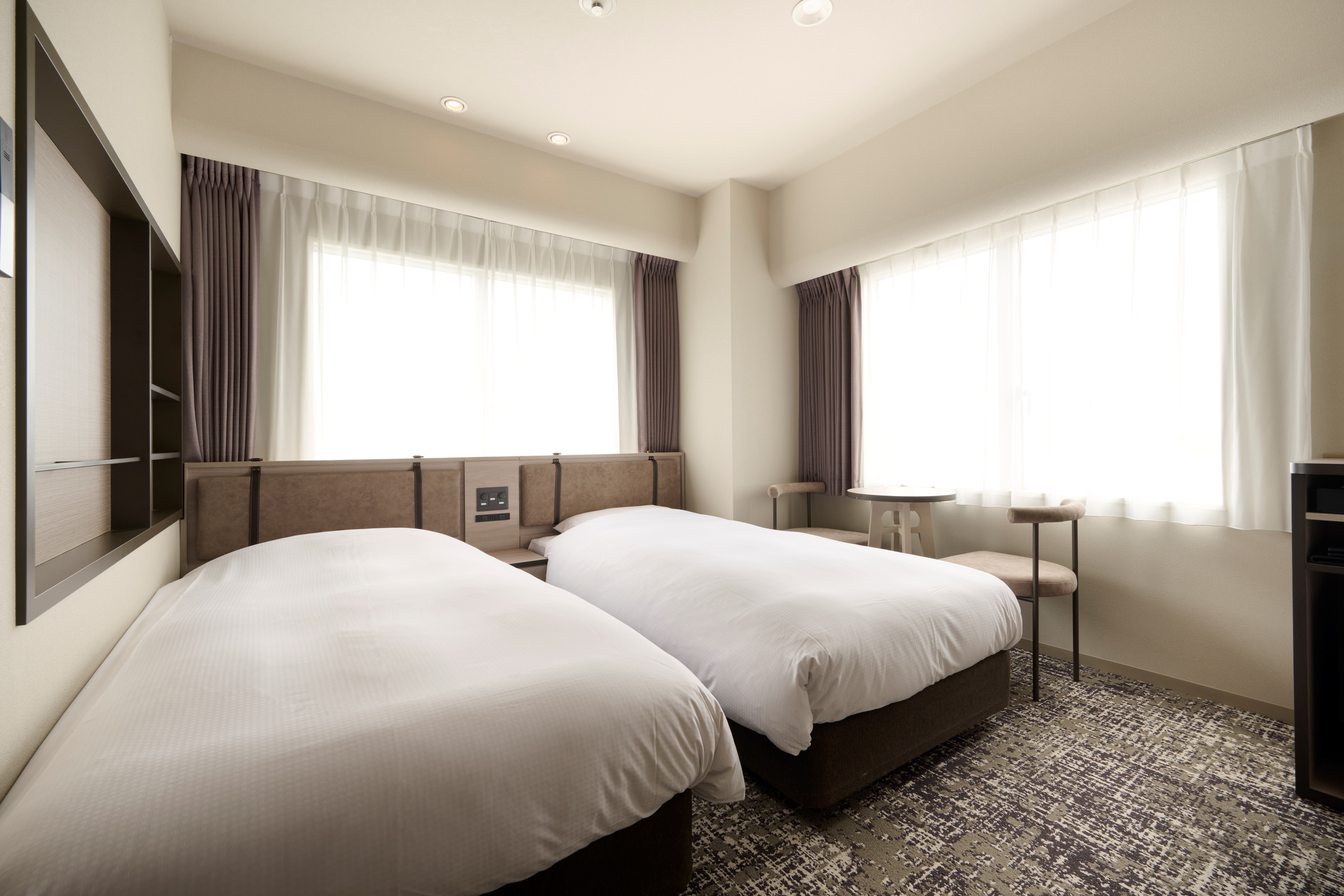 コーナーツイン(18㎡ / 100cmサイズベッド)