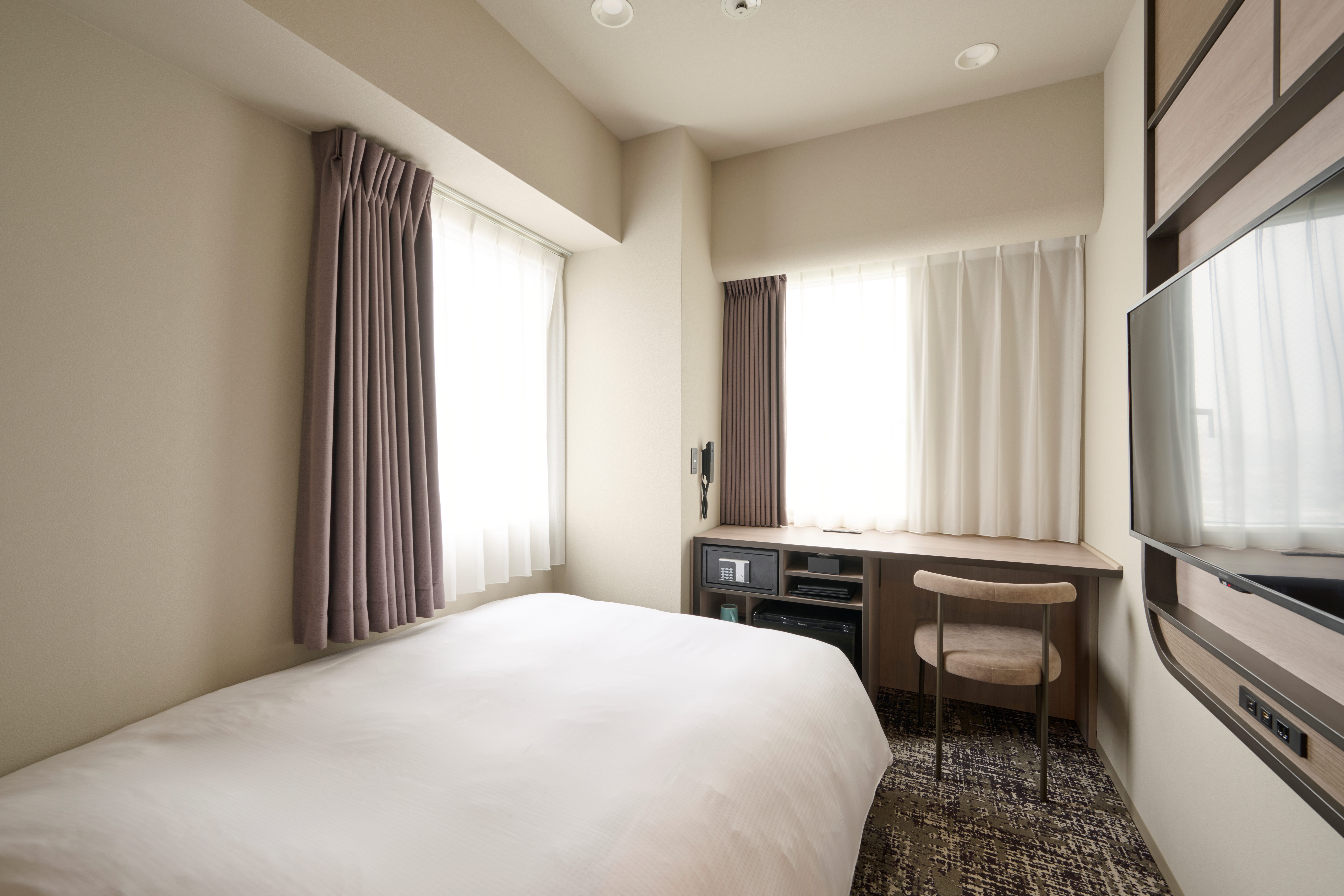 シングル(13㎡ / 140cmサイズベッド)　※一部の部屋は可動式です。