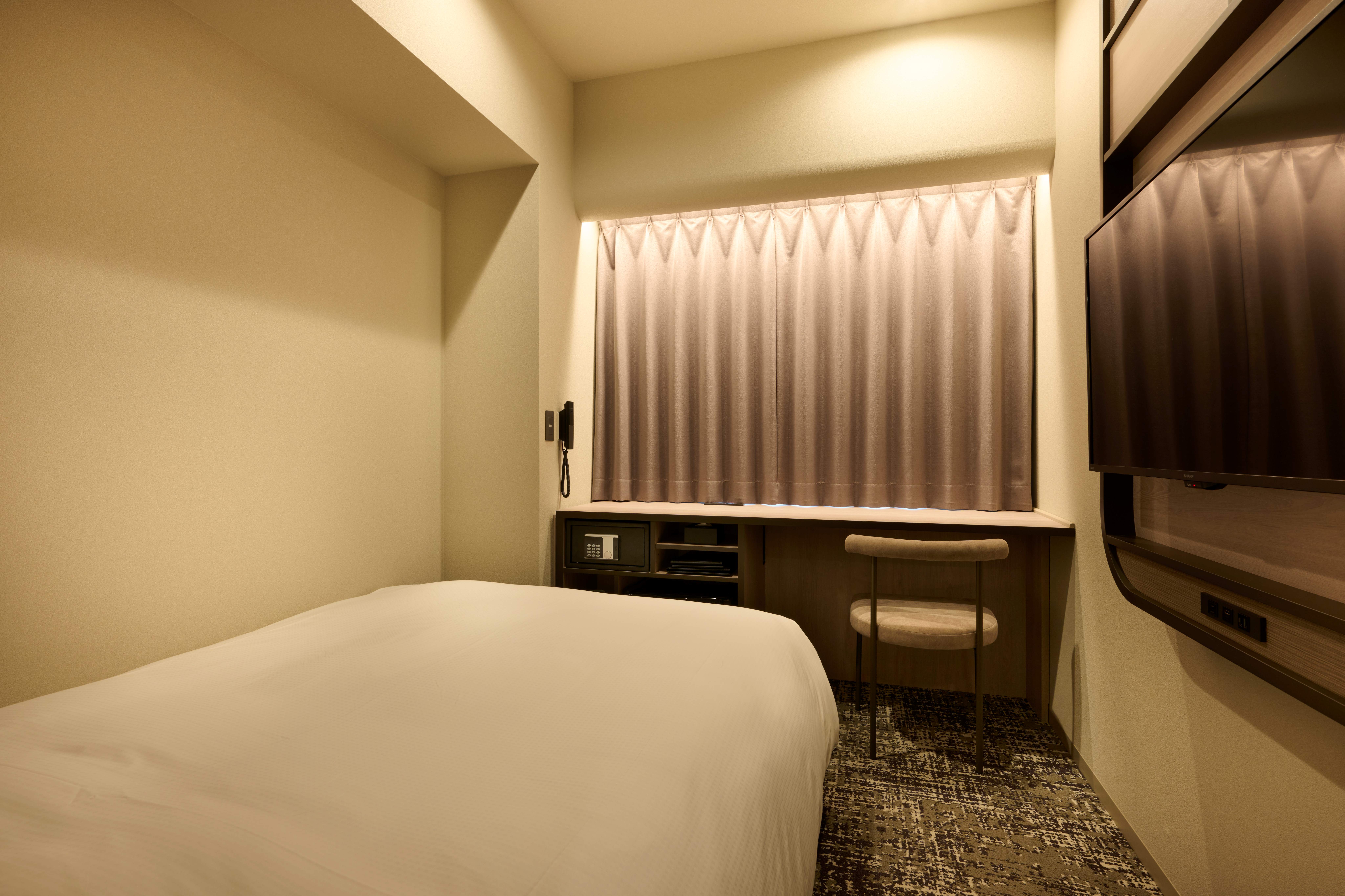 シングル(13㎡ / 140cmサイズベッド)