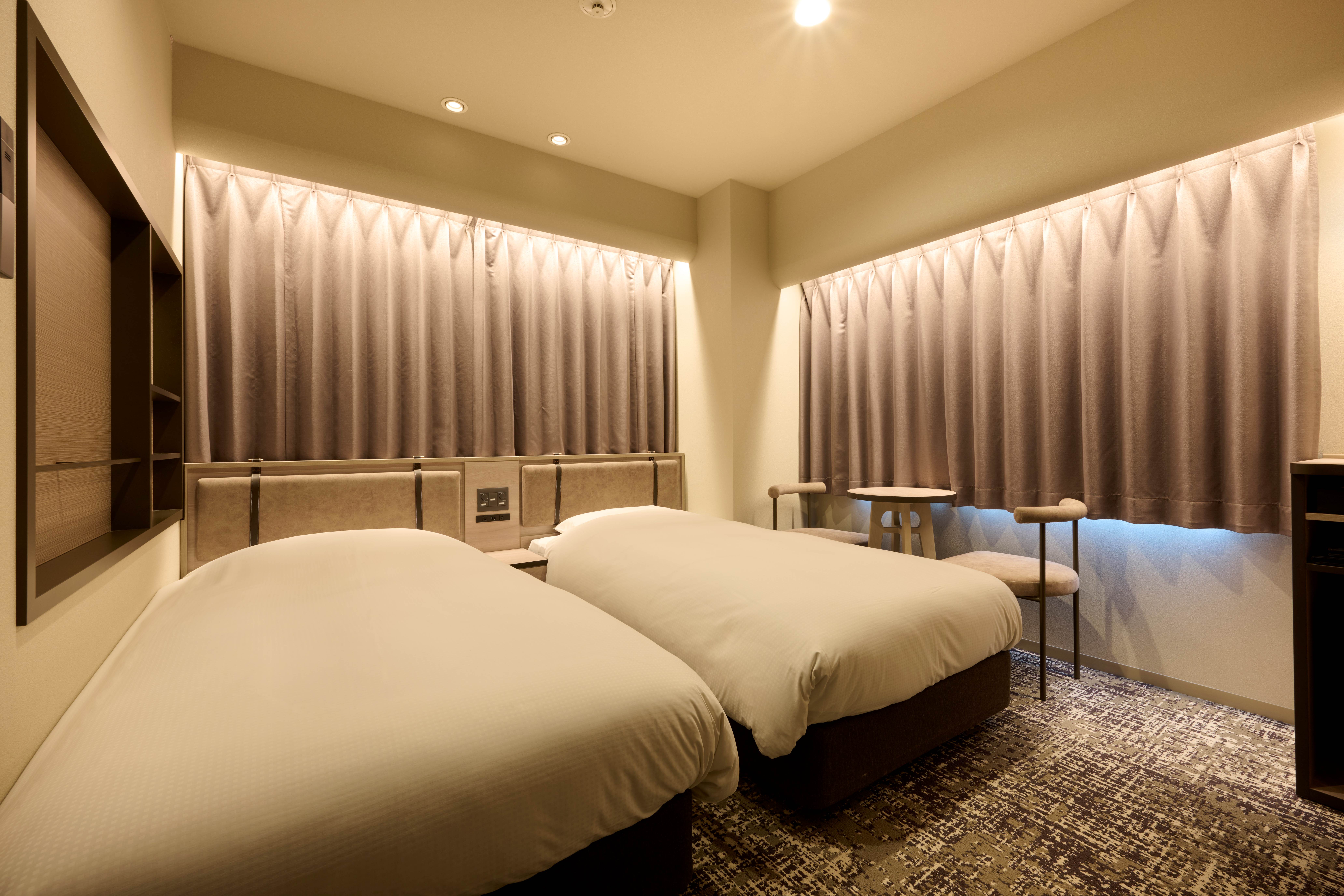 コーナーツイン(18㎡ / 100cmサイズベッド)