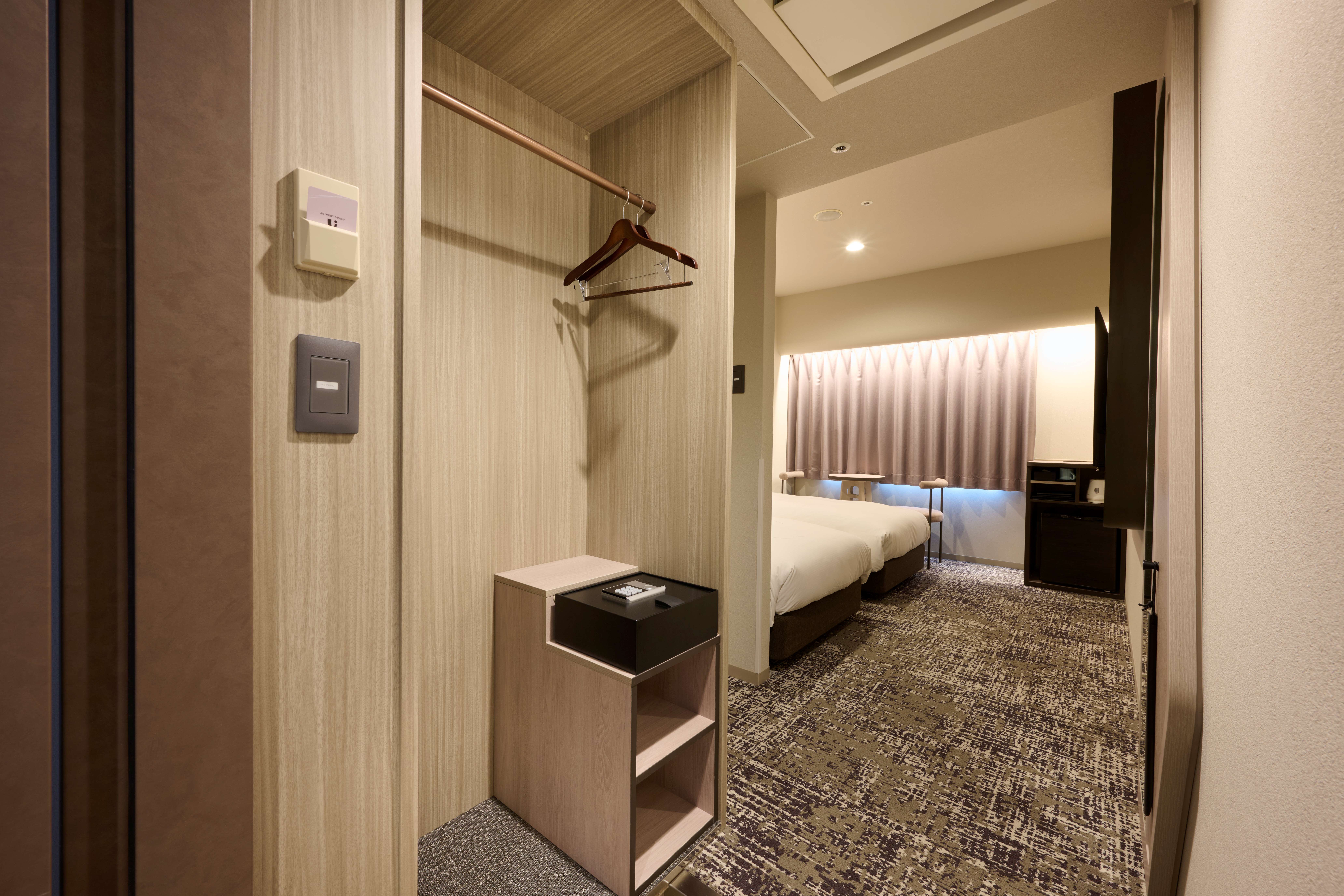 コーナーツイン(18㎡ / 100cmサイズベッド)