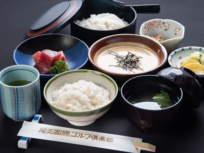 **昼食（麦とろ定食）