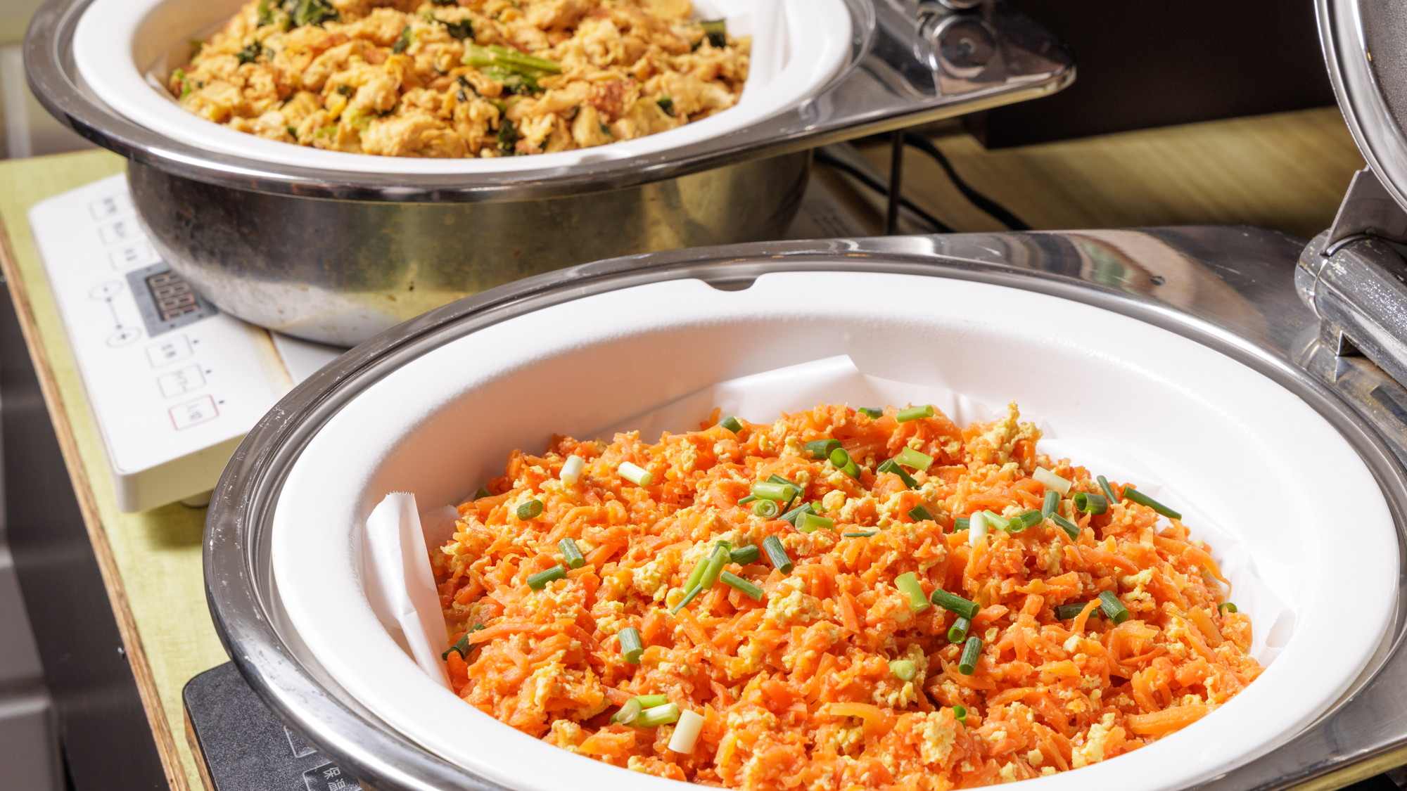 朝食会場　日替わり総菜