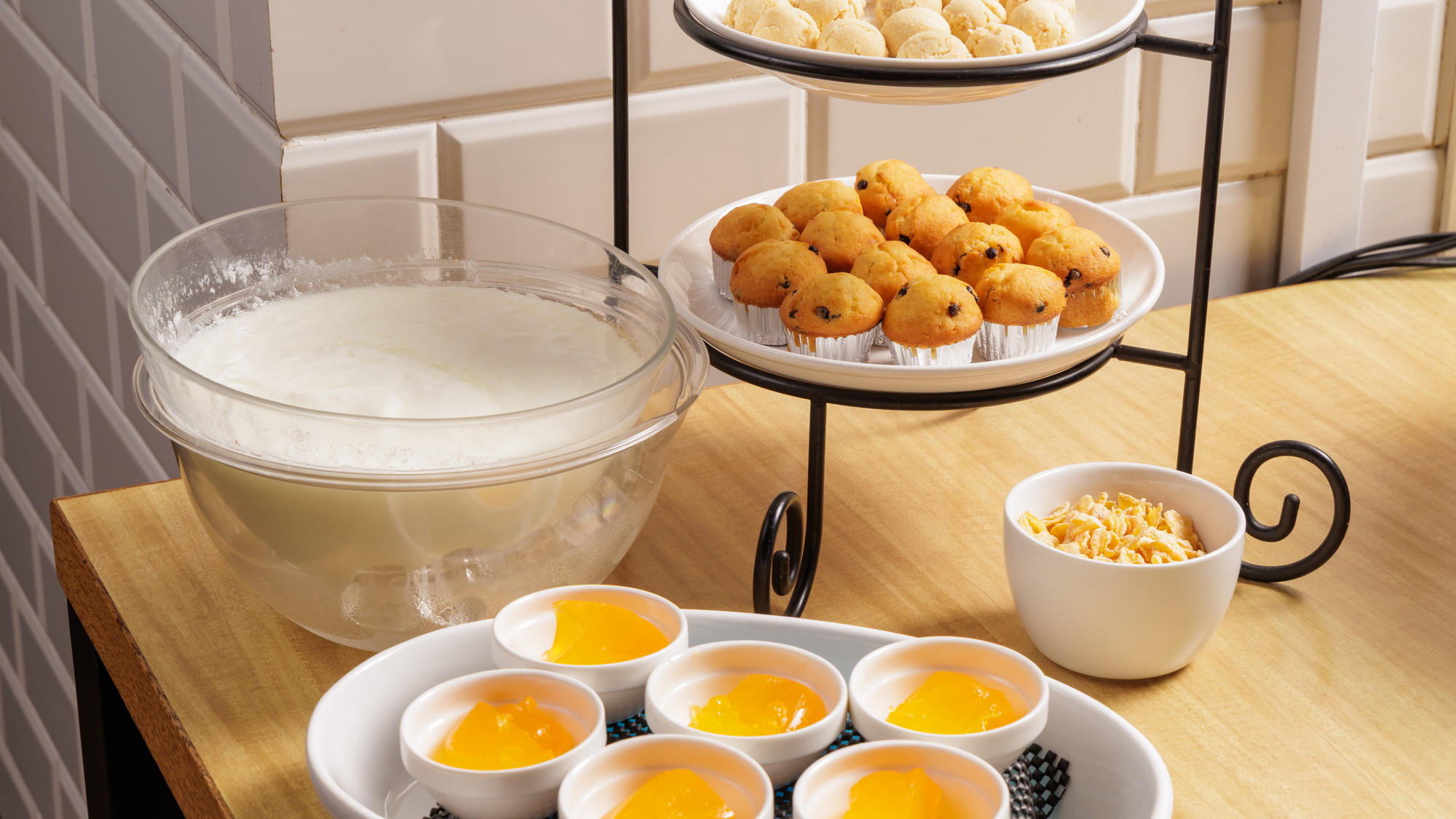 朝食一例　マフィン、ヨーグルト