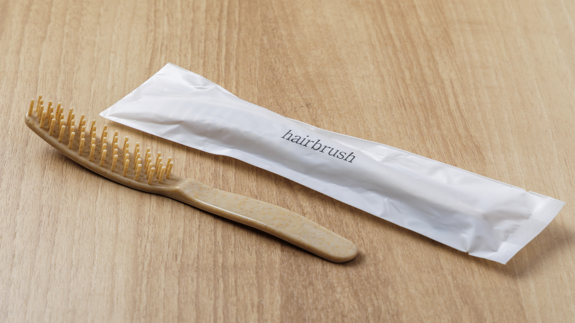 【アメニティ】ヘアブラシ