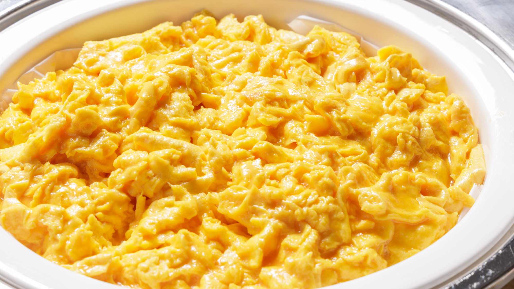 朝食会場　スクランブルエッグ