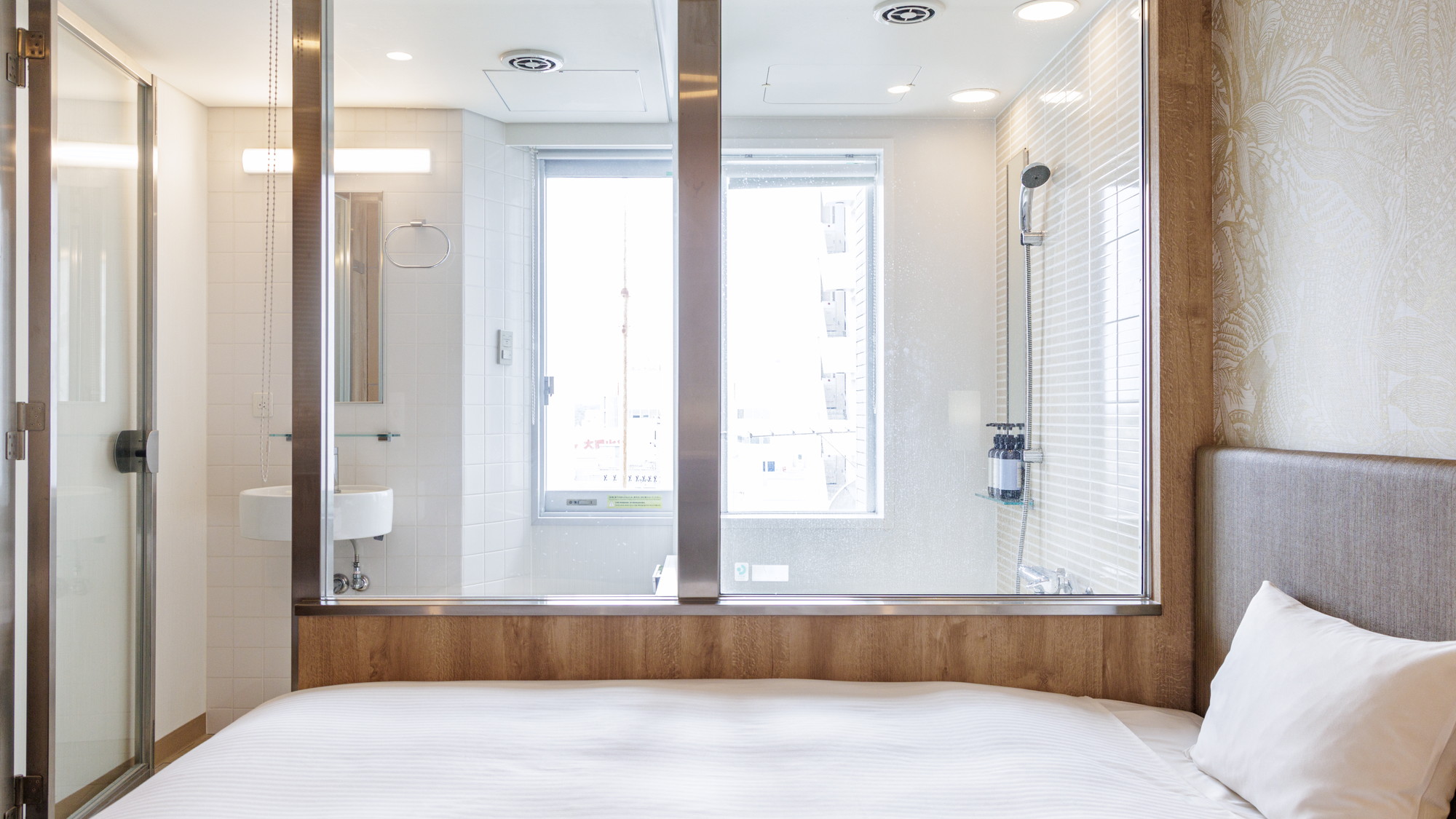 セパレートバスシングルルーム（独立型バスルーム）