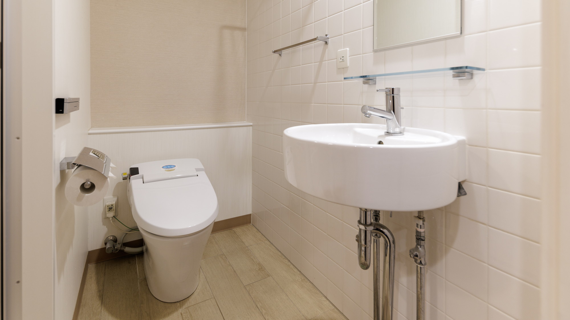 ダブルルーム（独立型トイレ）