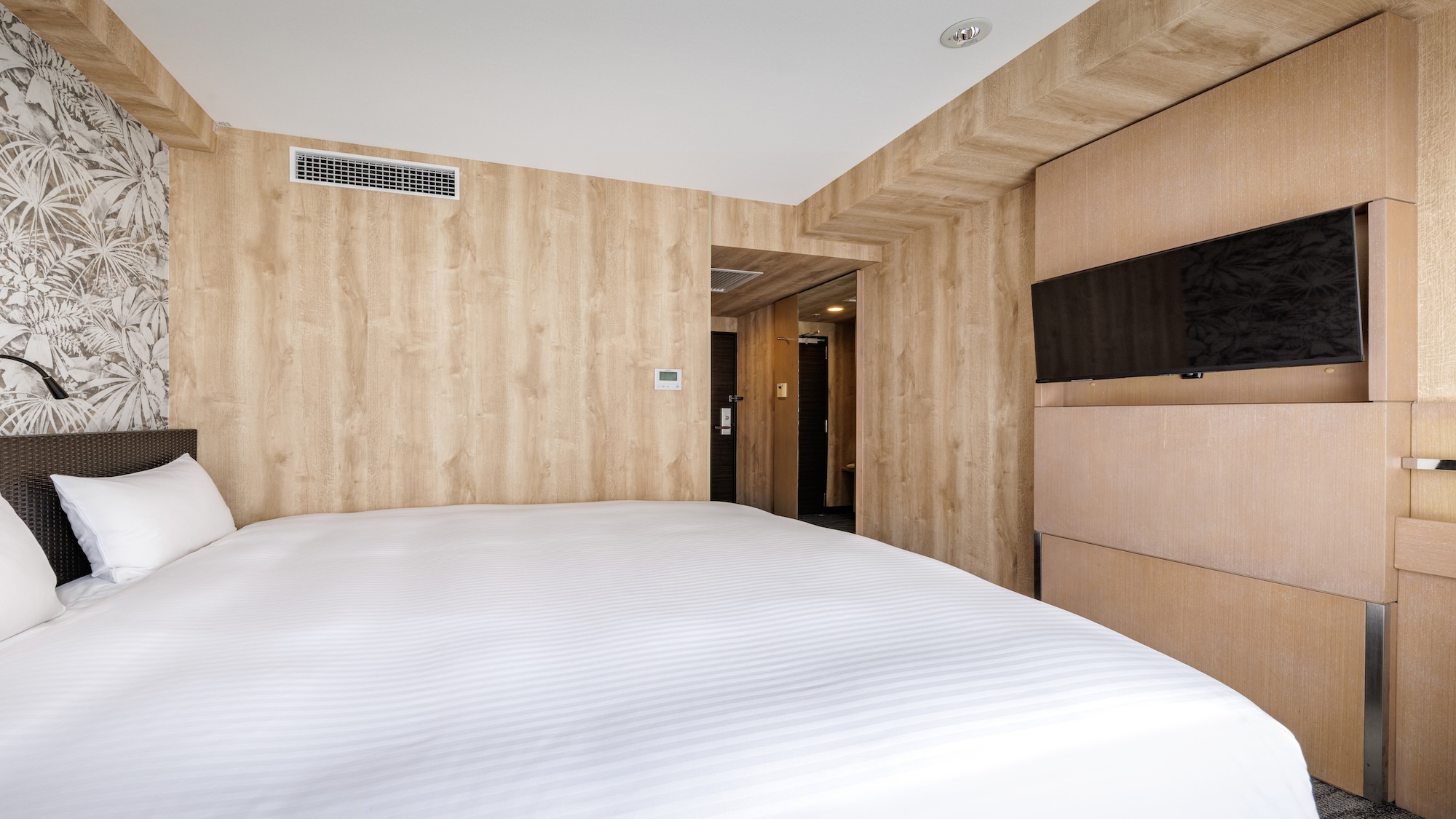 エコノミーダブルルーム13.6㎡（ベッド幅180㎝&times;1台）