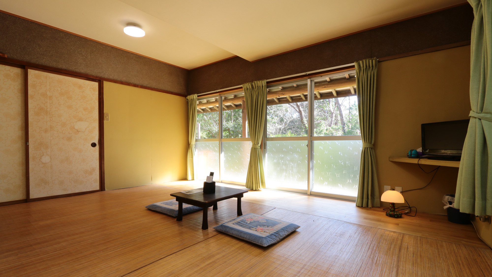 離れ_寝室_広々寝室和室10畳*