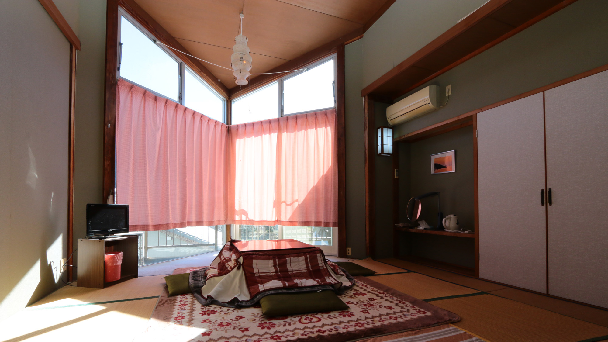 本館和室10畳の客室*