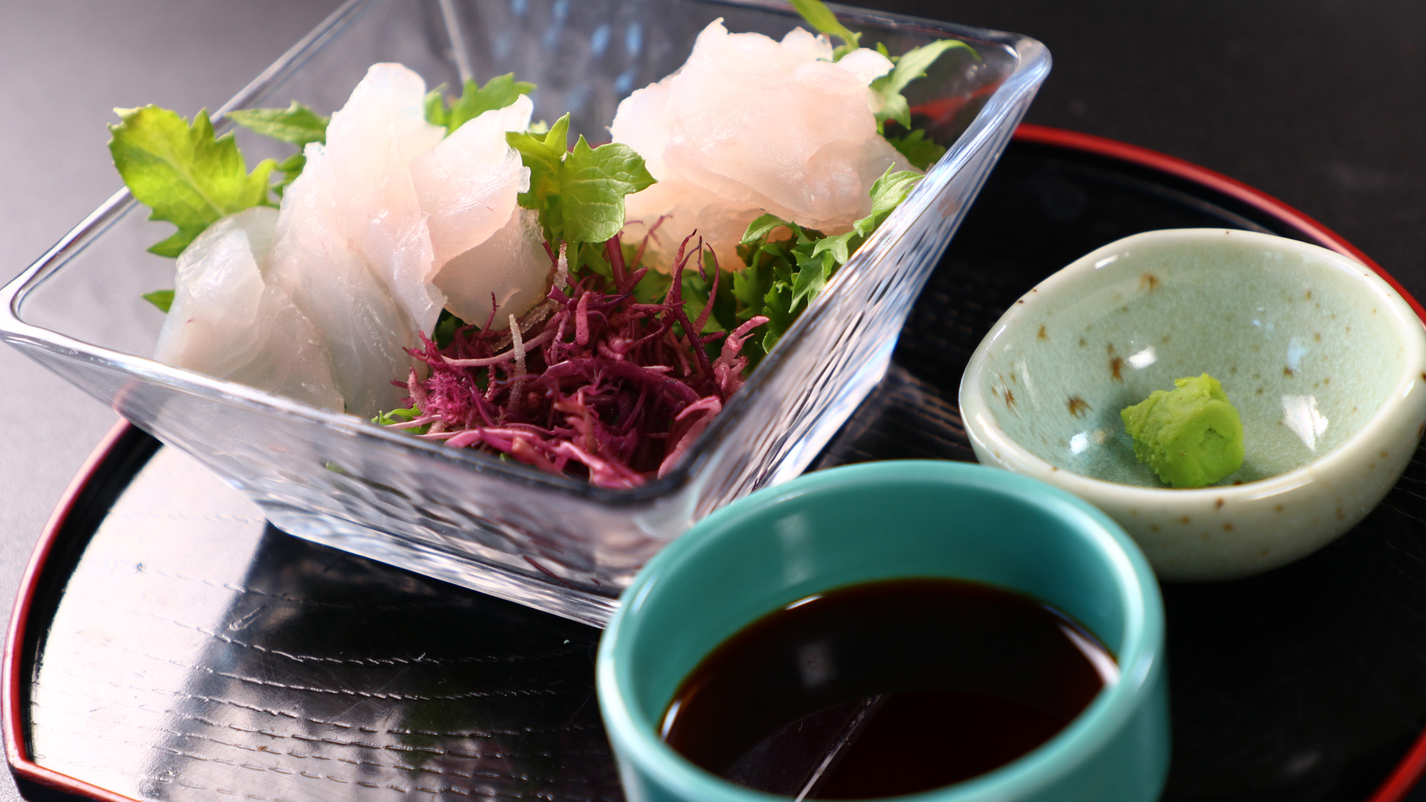 夕食_その季節で仕入れられるお魚を御造りに。たまに釣りあげたお魚も登場します*