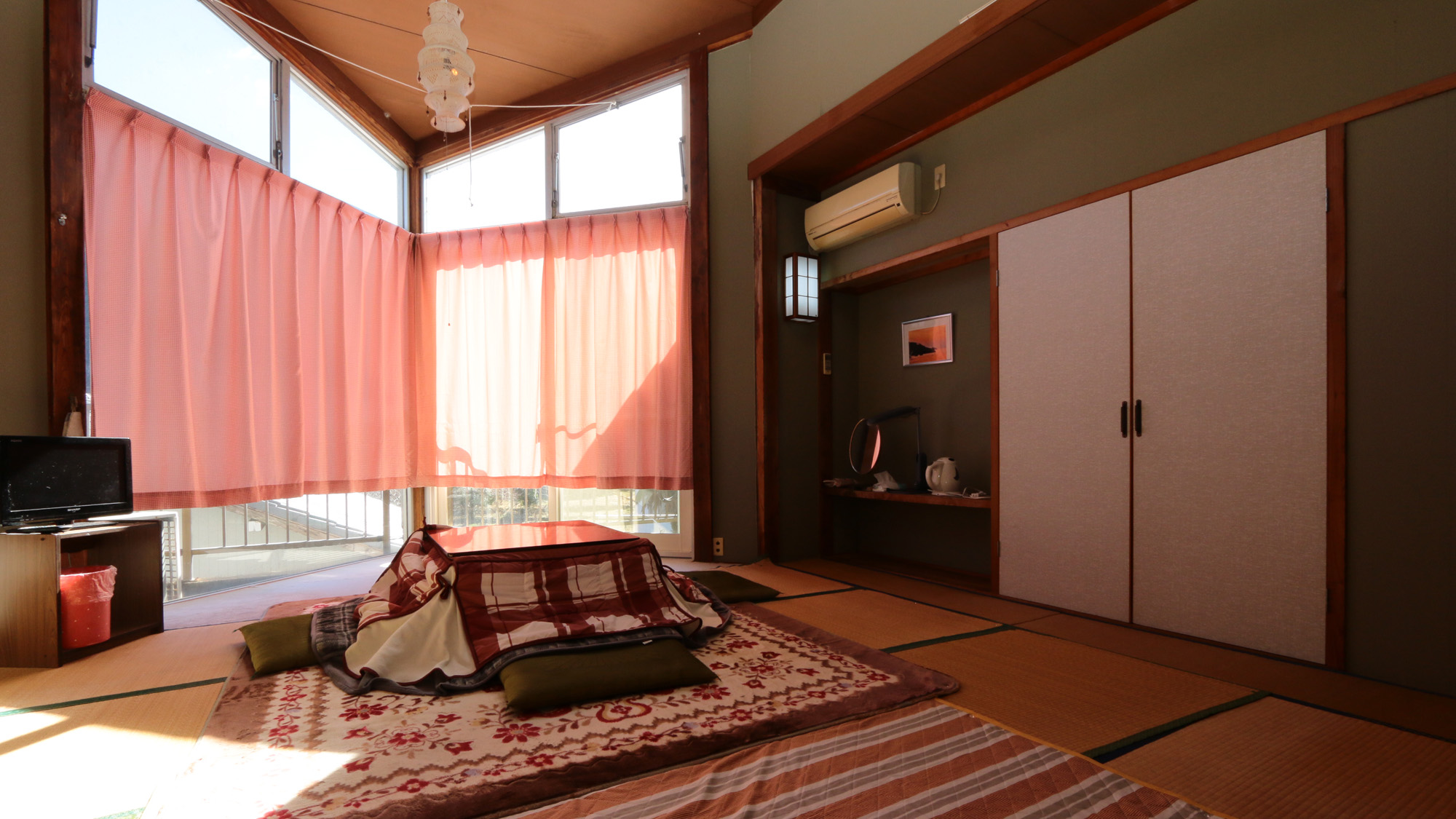 本館和室10畳の客室*