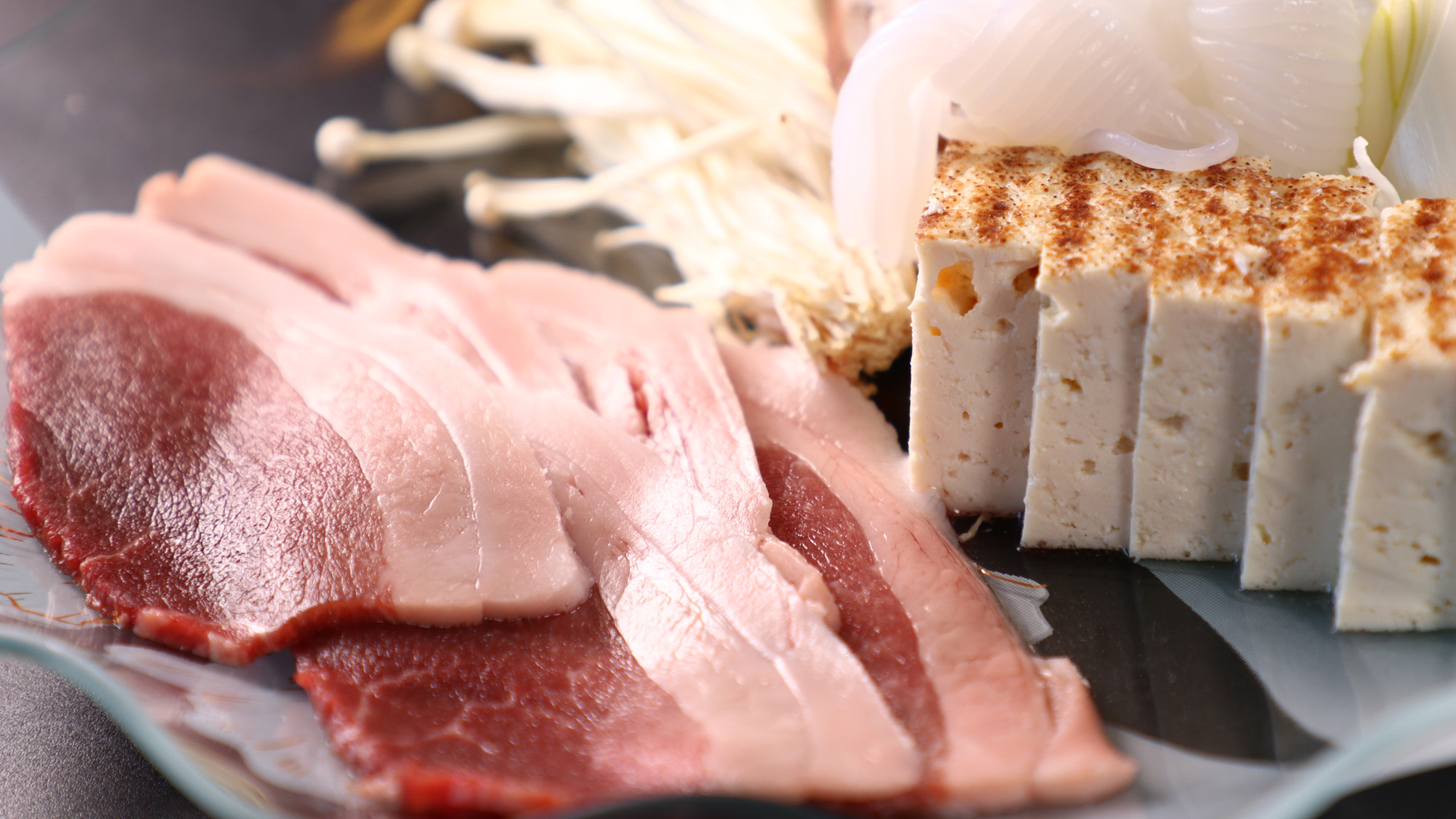 夕食_猪鍋_猟から屠殺、加工まで一貫して行う猪肉は都内有名店にもおろしている絶品です*