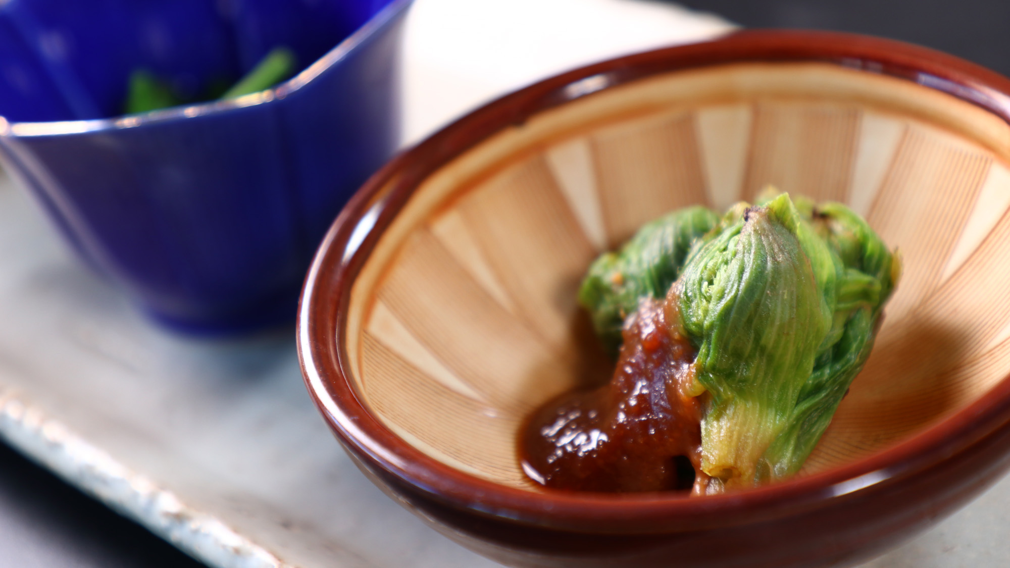 夕食_季節を感じる前菜を。※写真は春の前菜ですので山菜がメインとなります*