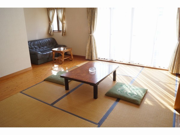 和室、ソファー側