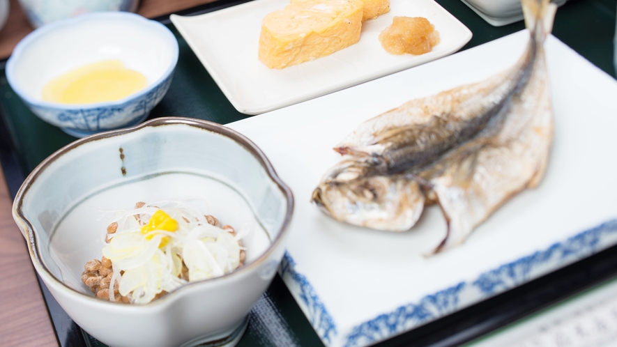 *【和朝食一例】納豆や焼き魚など体に優しいお食事をご用意いたします。