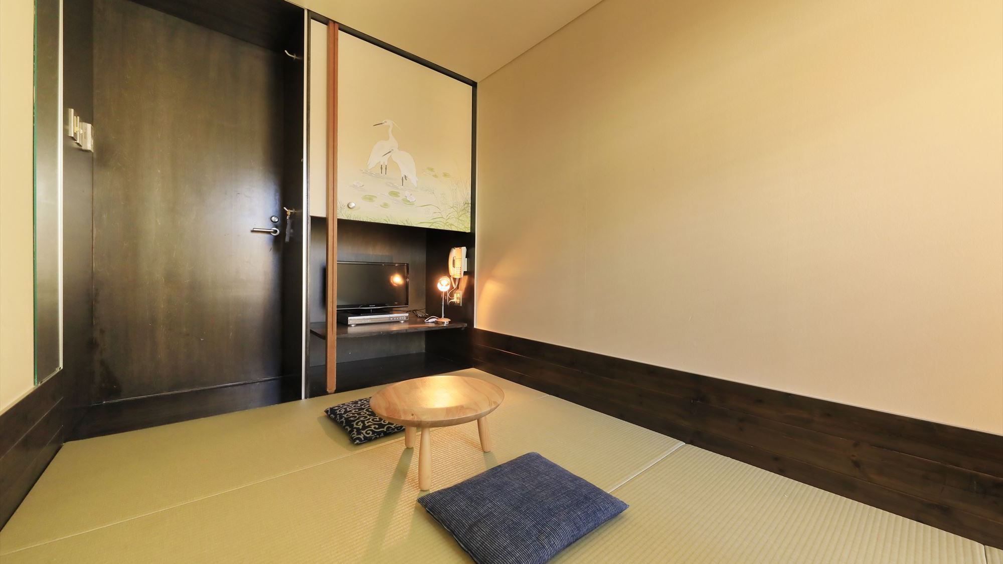 【ダブルルーム】心地よい畳のお部屋です。