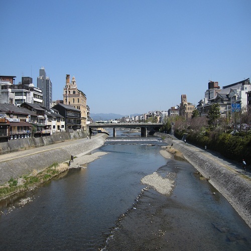 Sightseeing spots within a 5-minute walk-Kamogawa / Shijo Ohashi