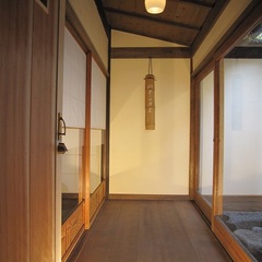 室内備品の数々‐縁側の竹の工芸品‐