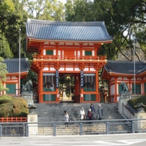 徒歩5分圏内の観光スポット‐ 八坂神社