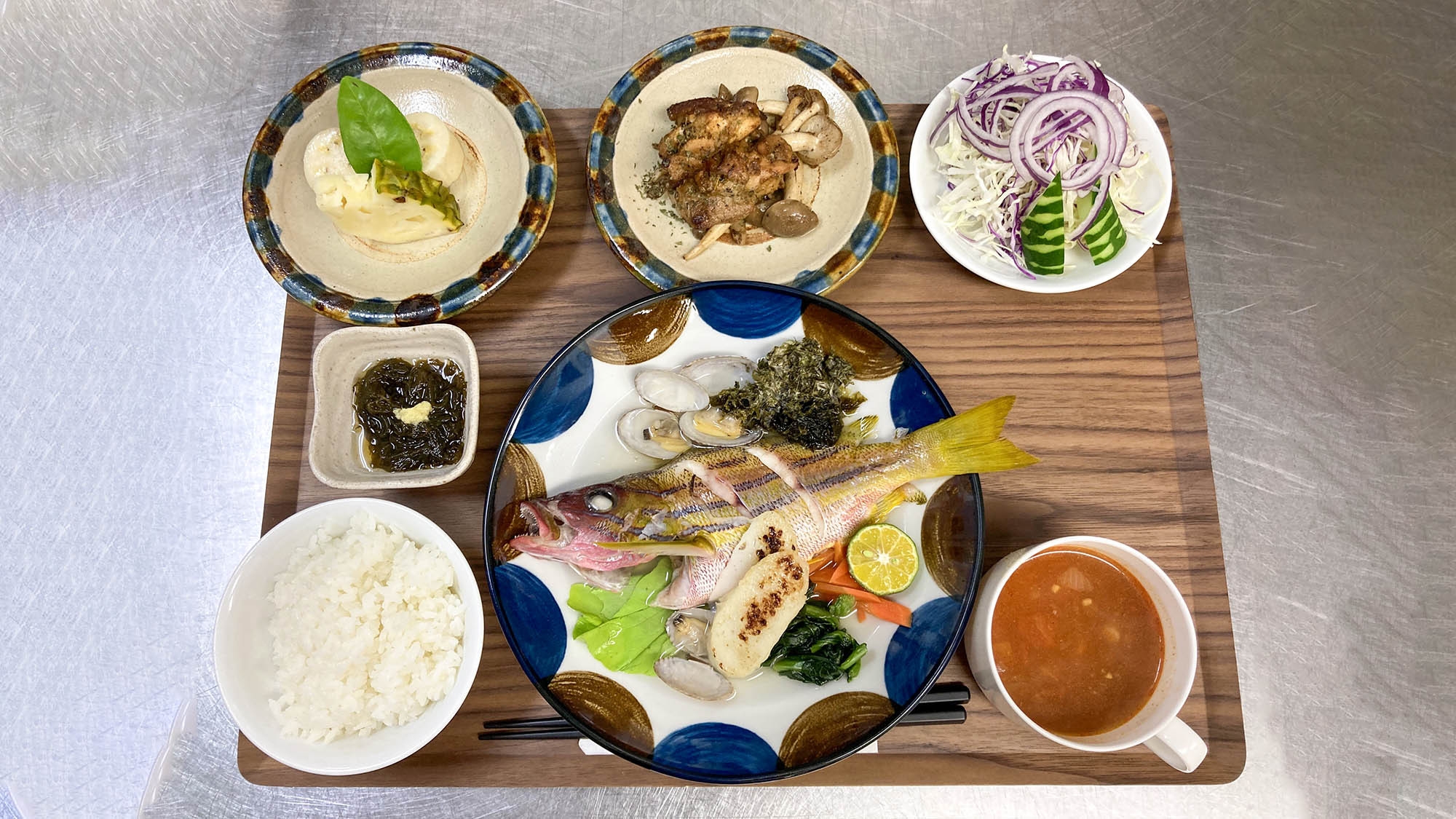 【事前決済限定】2食付◎お夕食は地元料理を堪能！やんばるの自然を身近に感じる探索ツアーもおススメ♪