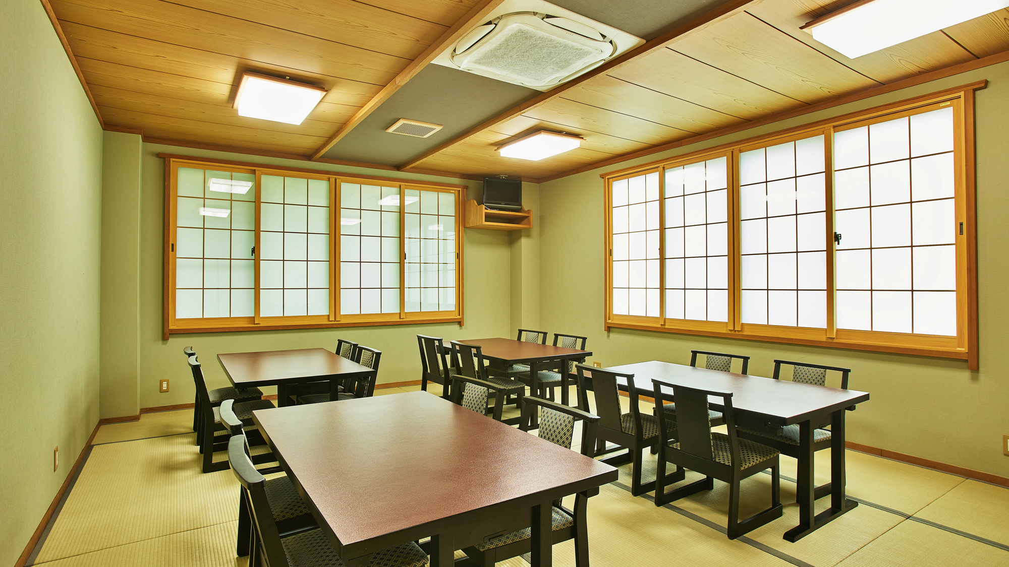 【館内】食事処（大広間20畳）