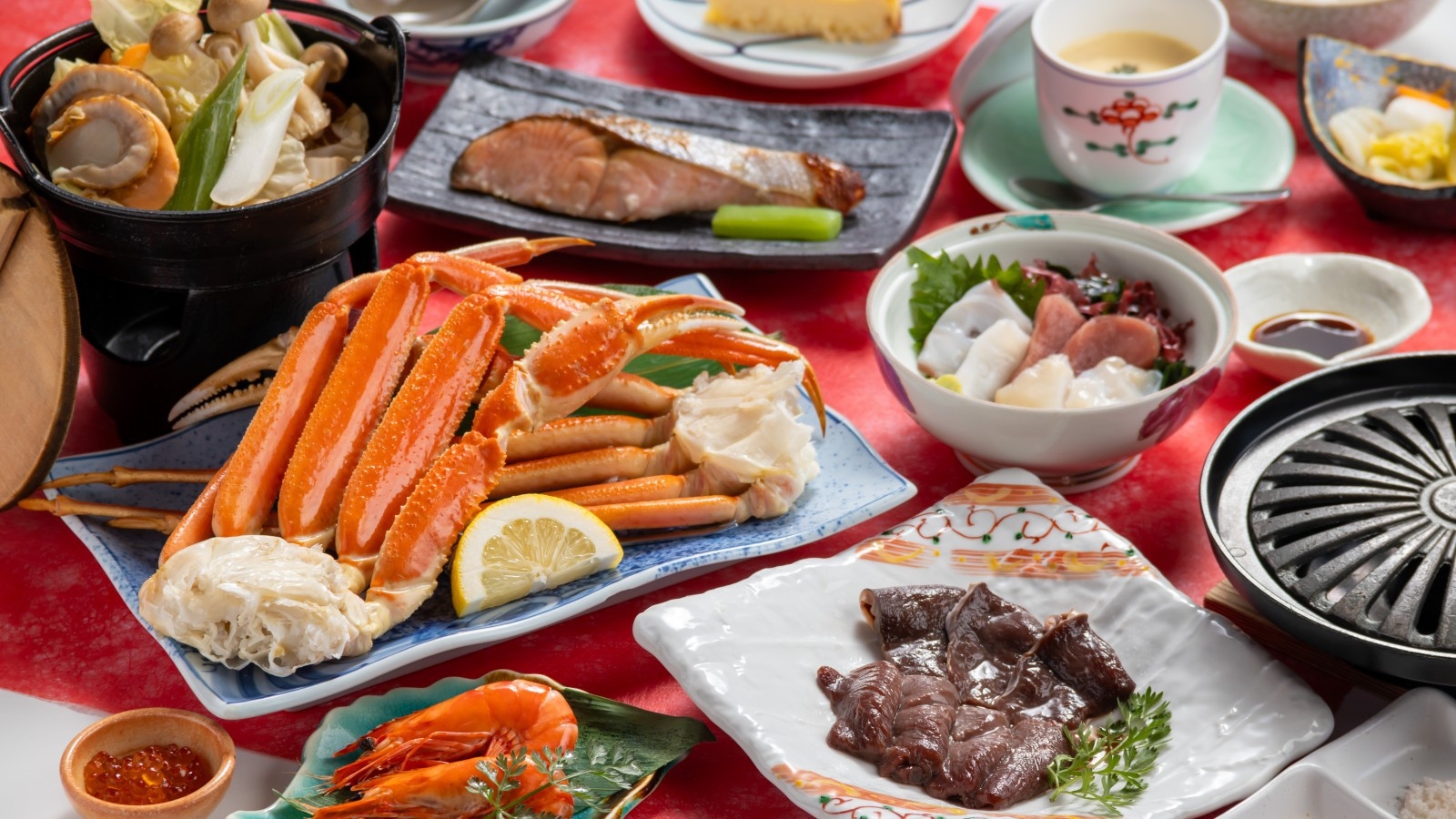 【１泊２食付】◆知床特上膳「ズワイガニ１匹」「蝦夷鹿肉」「帆立鍋」など★海辺のレストランで★