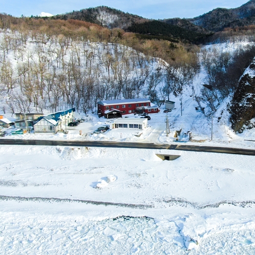 ■周辺景観■当館は最も知床世界遺産に近い宿！目の前の海は既に世界遺産海域です。