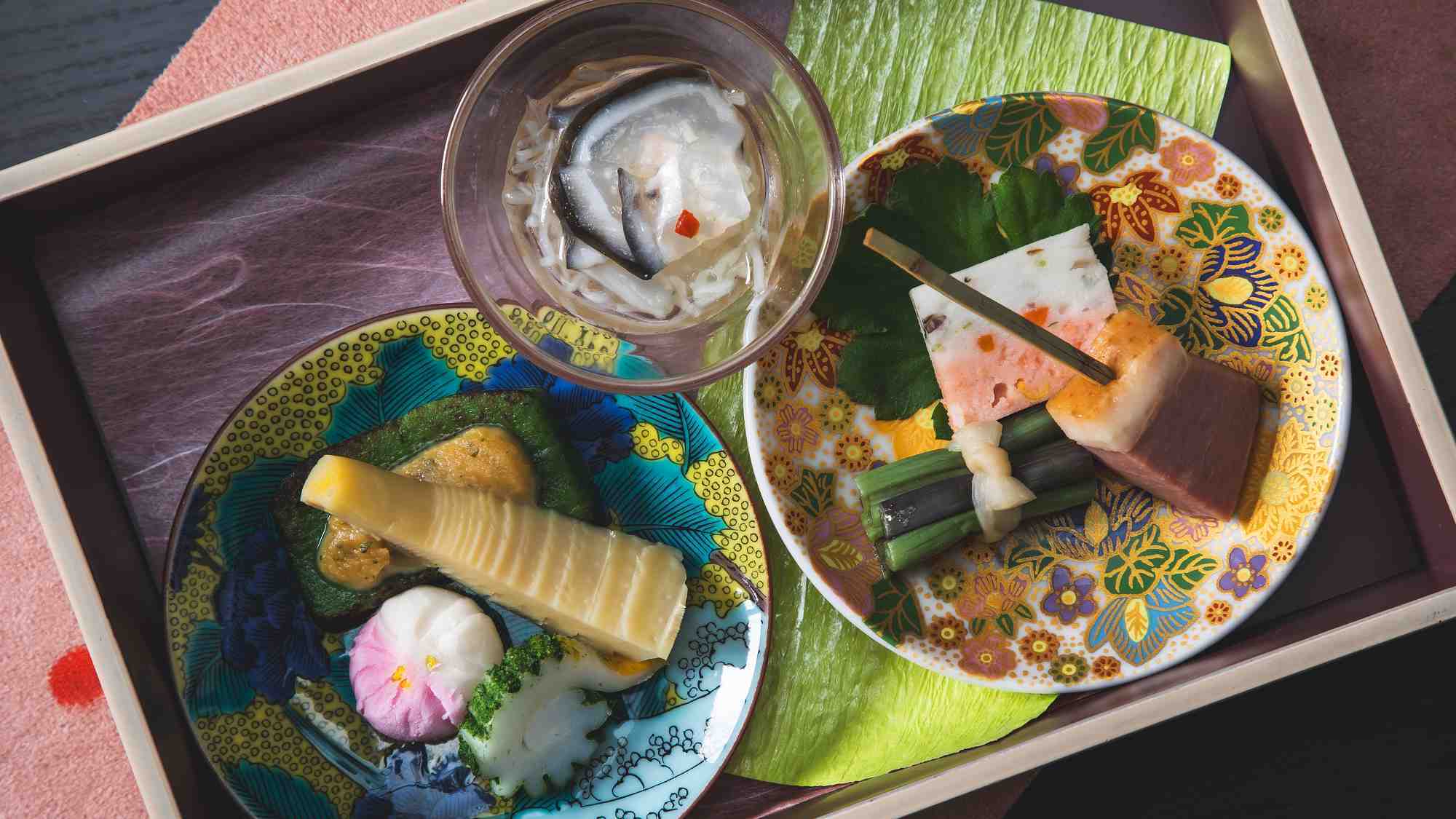 【1日5組限定】15周年記念プラン《水墨画巡り》1500円分館内利用券付き