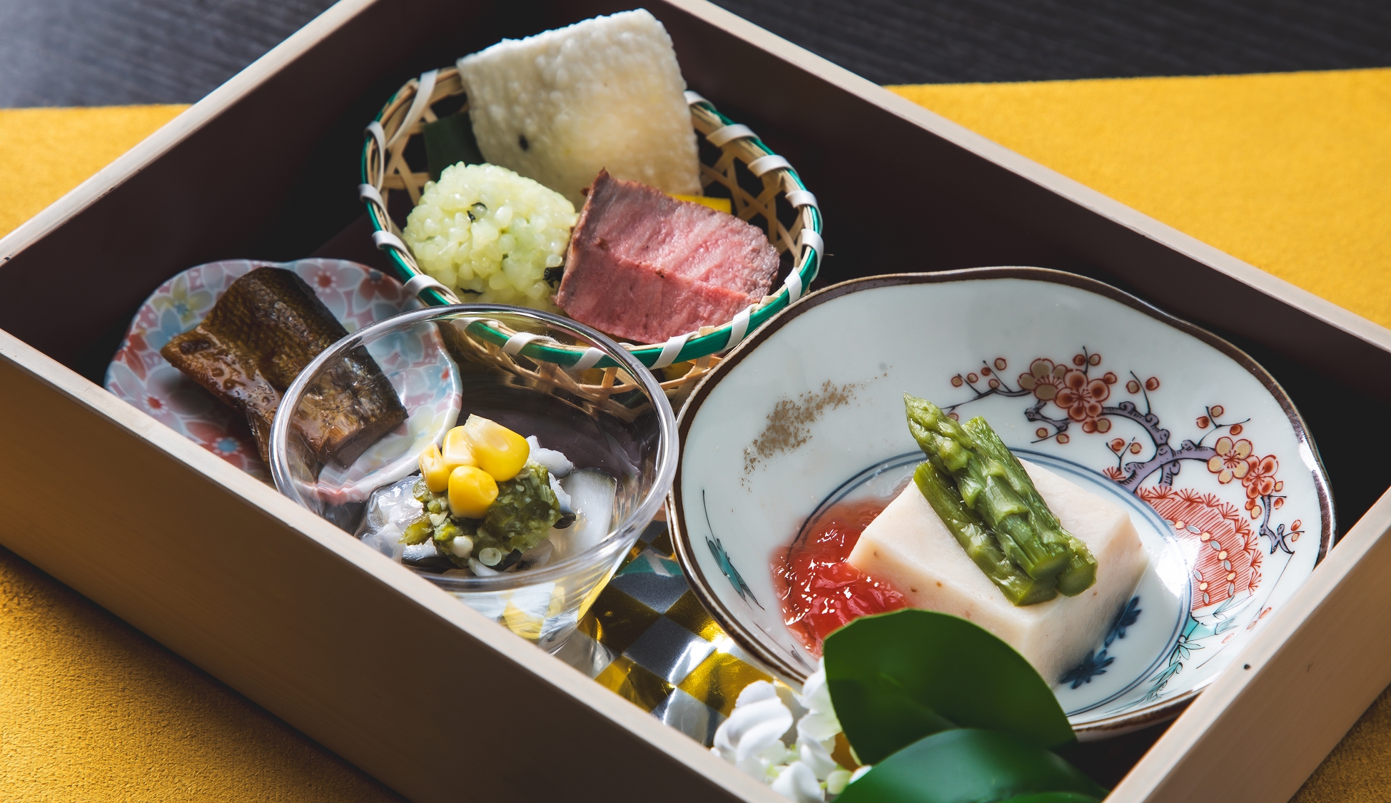 【美湖膳】2025夏献立《前菜》美菜玉手箱　山葵道明寺団子他